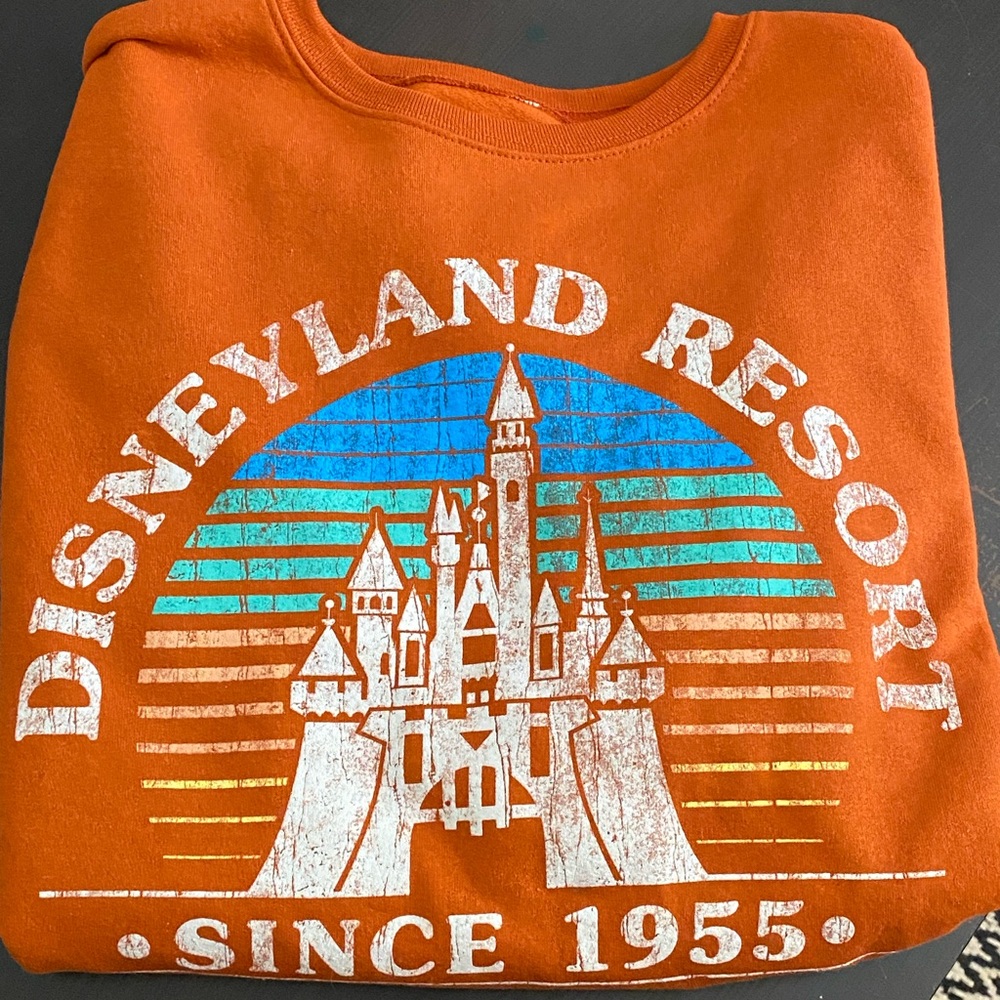 DISNEYLAND RESORT 1955 ORANGE PULLOVER SWEATSHIRT